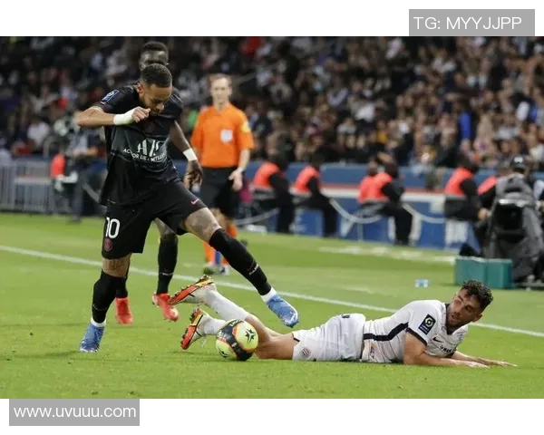 巴黎圣日耳曼法甲首战豪取开门红内马尔助攻姆巴佩梅开二度